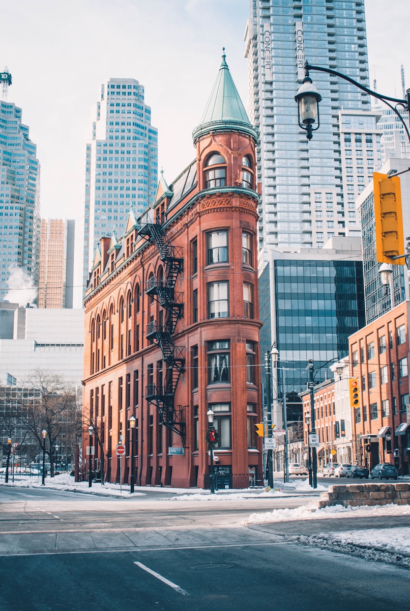 Best Cities to Invest in Property in the US/UK/Canada in 2025